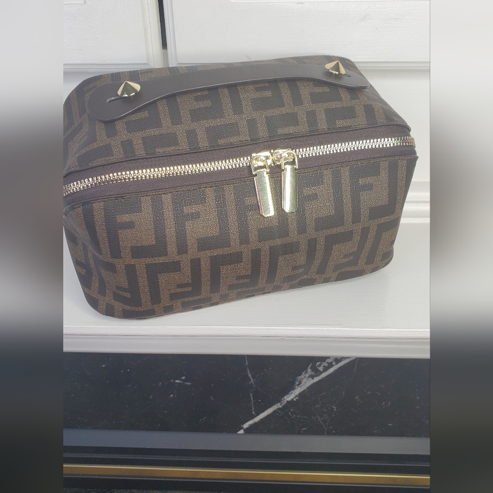 LOGO Brown Monogram Cosmetic Bag - Picture 7 of 7